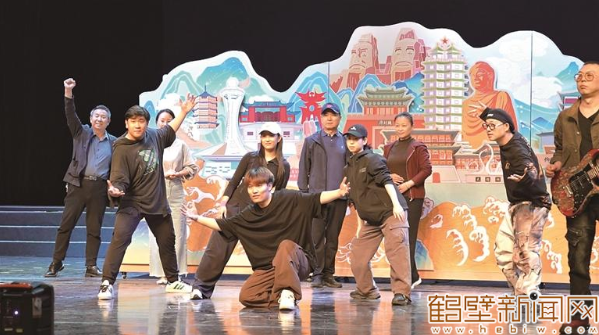 鹤壁市文化馆精心打磨《豫韵星河》 备战全国“群星奖”大赛