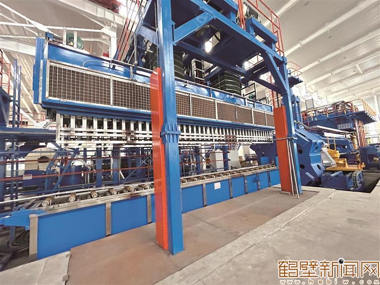 镁行业新设备首台套6000吨大型挤压机在鹤壁试运行成功