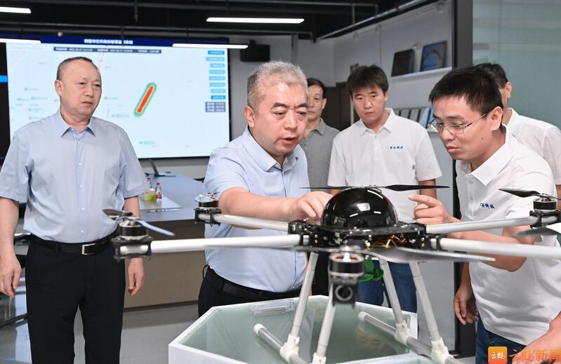 赵宏宇在开发区开展“学查改·以企观政服务企业大走访活动”时强调 转作风 提效能 以作风建设新成效开创高质量发展新局面