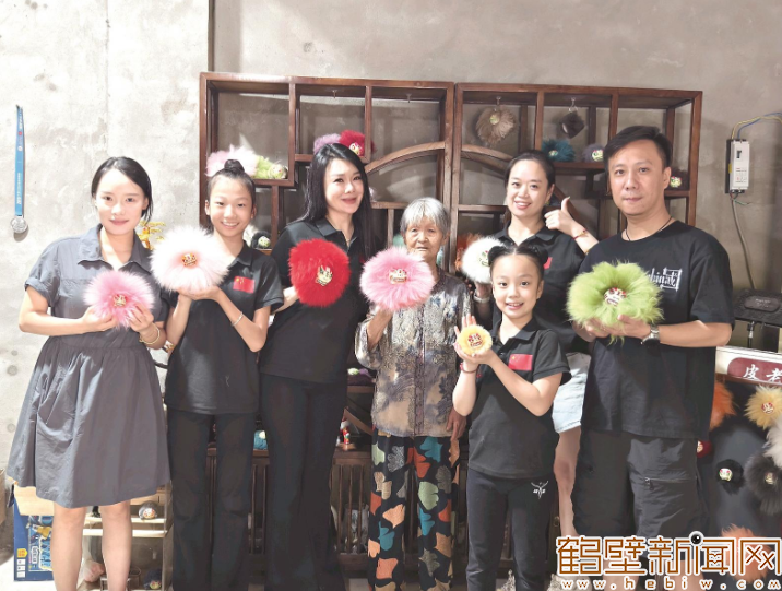 “‘皮老虎’会跳舞？是真的，还拿奖了！”后续 获奖团队回访鹤壁非遗代表性传承人王居梅