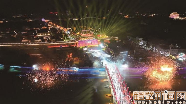 云鹤说新闻丨看匹克球赛事如何点燃经济引擎