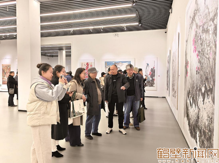 首届鹤壁市美术作品展开展 将持续至11月20日