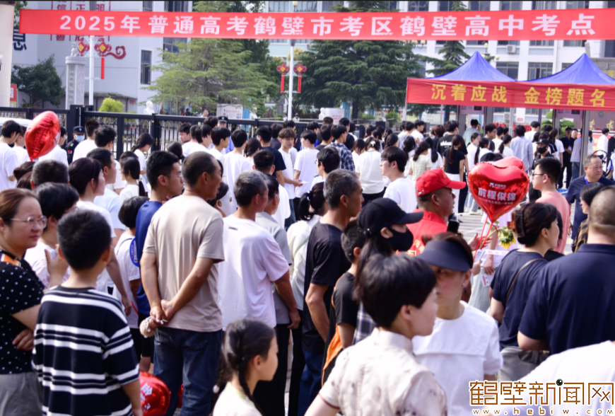 【组图】2025年高考今日开考