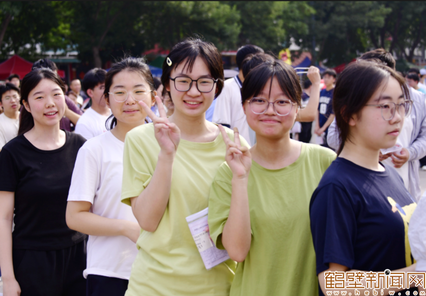 【组图】2025年高考今日开考